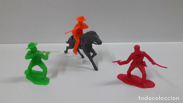 Figuras de goma y PVC: FIGURAS CON MOLDE REAMSA . EN PLASTICO MONOCOLOR - Foto 2
