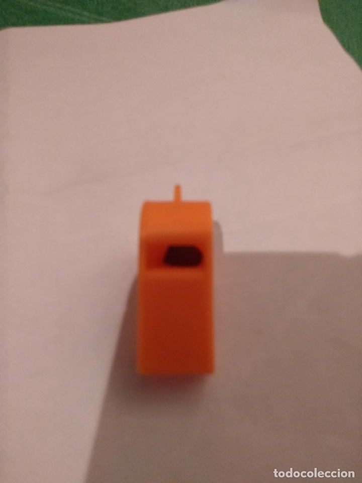 Figuras de goma y PVC: ANTIGUO SILBATO T&Iacute;PICO DE LOS KIOSKOS - Foto 1