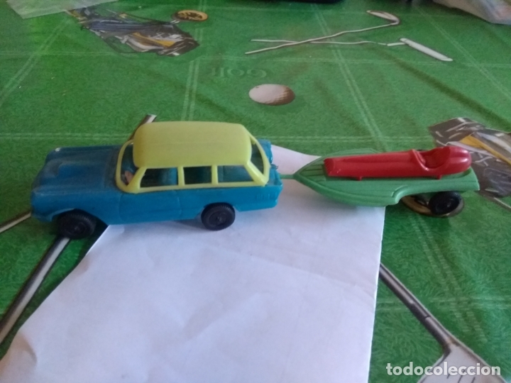 Figuras de goma y PVC: ANTIGUO COCHE CON REMOLQUE - Foto 1