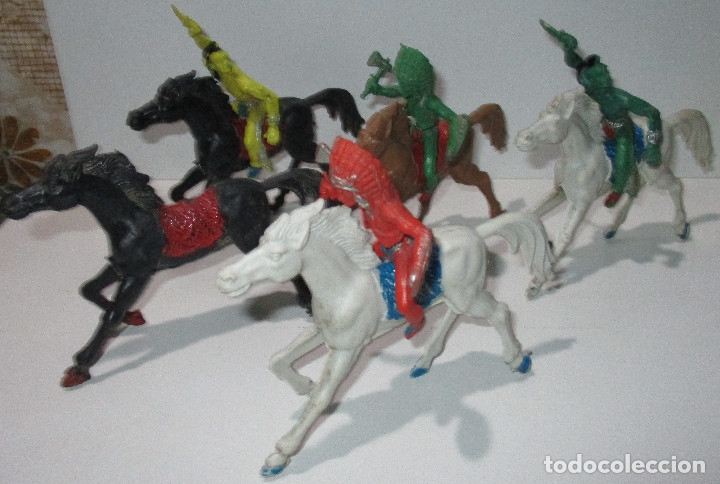 Figuras de goma y PVC: Lote figuras de pl&aacute;stico, indios a caballo, LAFREDO?? - Foto 2