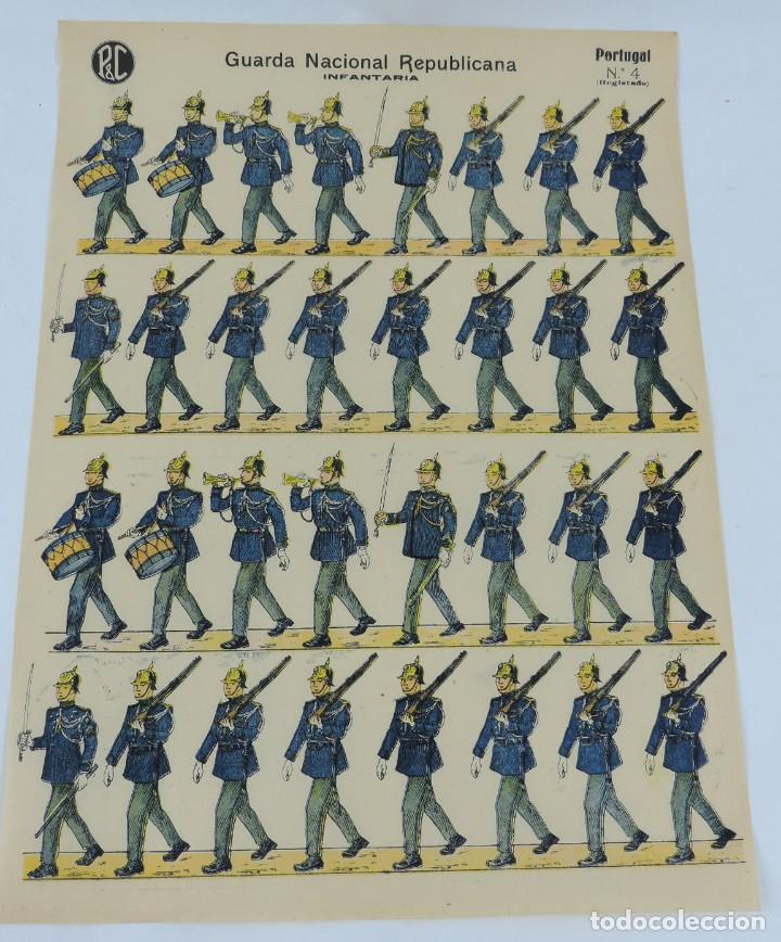 Figuras de Borracha e PVC: ANTIGUO RECORTABLE DE PAPEL PORTUGAL, GUARDA NACIONAL REPUBLICANA, INFANTARIA, P & C, PORTUGAL N&ordm; 4,