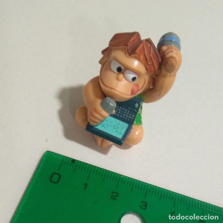 Kinder Figures: kinder troglodita mu&ntilde;eco pc prehistorico monobloc portatil ordenador figurita mu&ntilde;equito