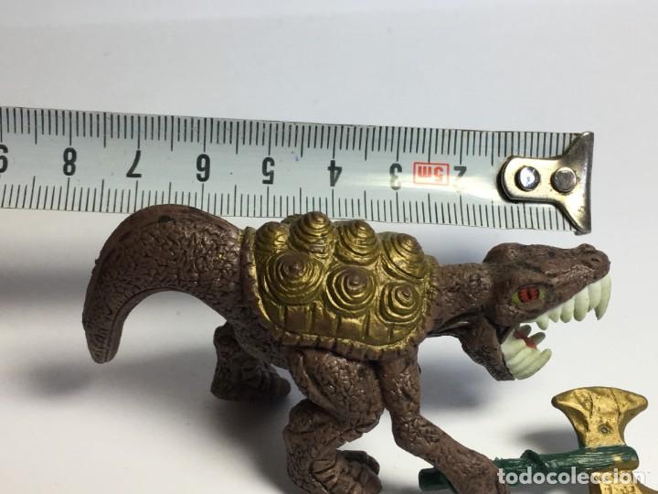 Figuras de goma y PVC: FIGURA DINOSAURIO CON ARMA - Foto 3
