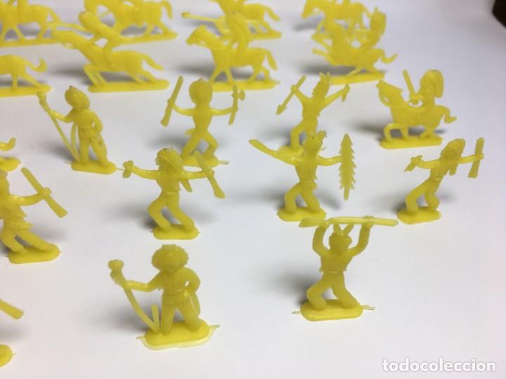 Figuras de goma y PVC: INDIOS AMARILLOS MONTAPLEX - Foto 5