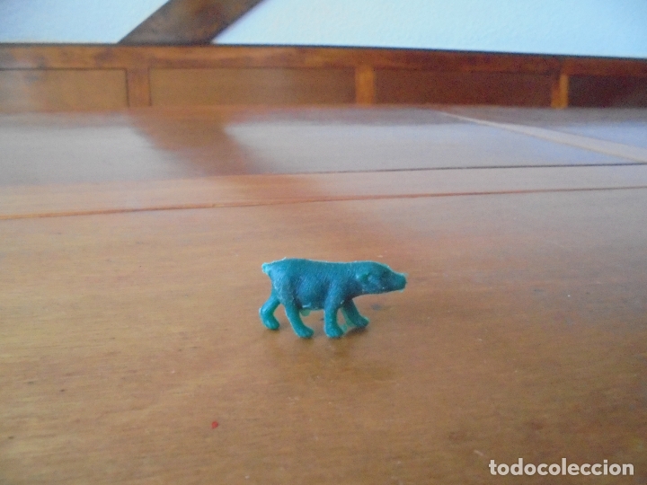 Figuras de goma y PVC: FIGURA DUNKIN - Foto 1