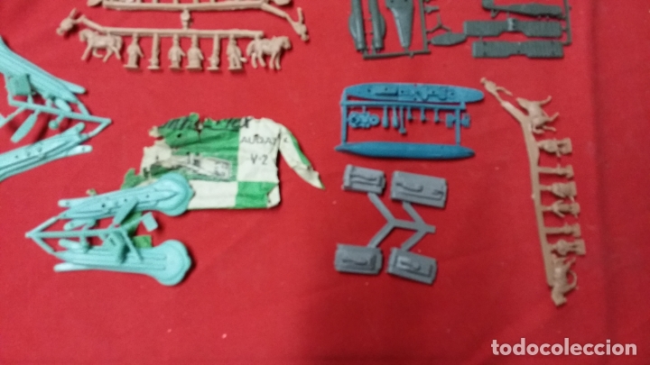 Figuras de goma y PVC: varios - Foto 2