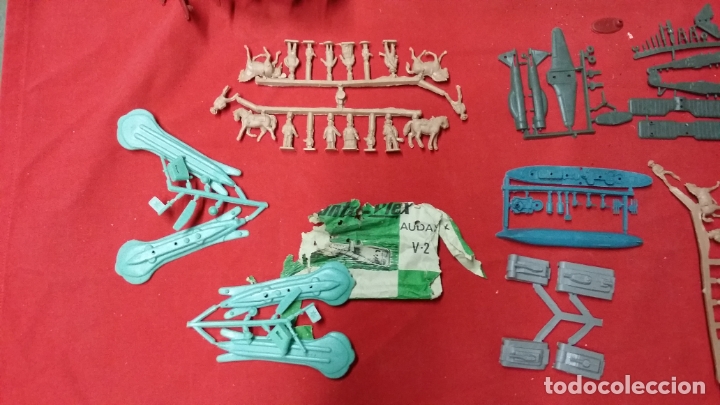 Figuras de goma y PVC: varios - Foto 3