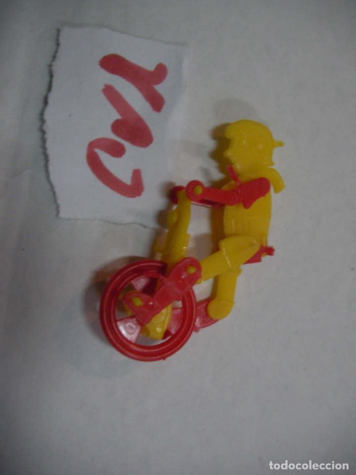 Rubber and PVC Figures: CHICO EN BICICLETA - ENVIO INCLUIDO A ESPA&Ntilde;A