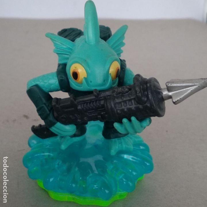 Figuras de goma y PVC: Skylanders Gill Grunt - Foto 1