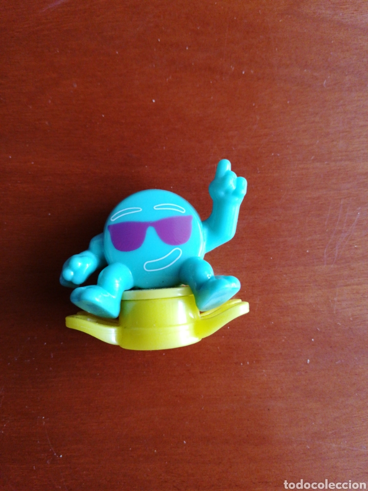 Figuras de goma Kinder: Figura kinder emoji - Foto 1