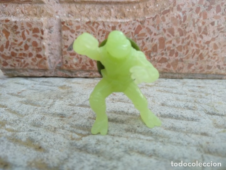 Figuras de goma y PVC: Mu&ntilde;eco tipo Dunkin tortuga ninja - Foto 1