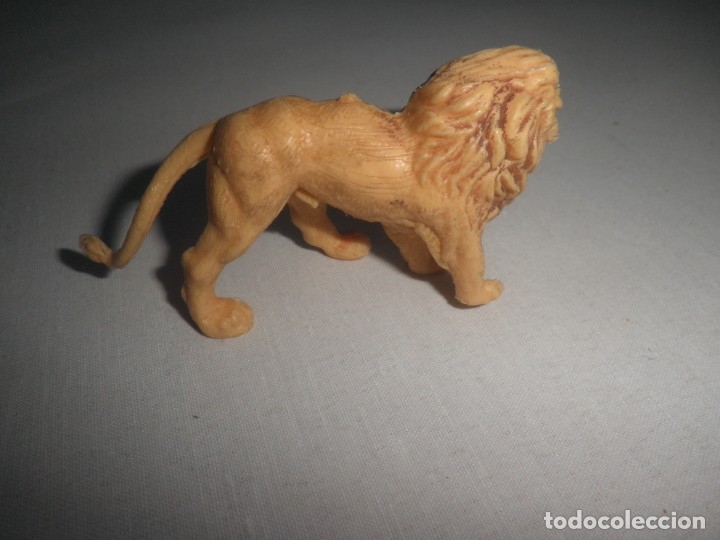 Figuras de goma y PVC: LEON JECSAN O PECH - Foto 3