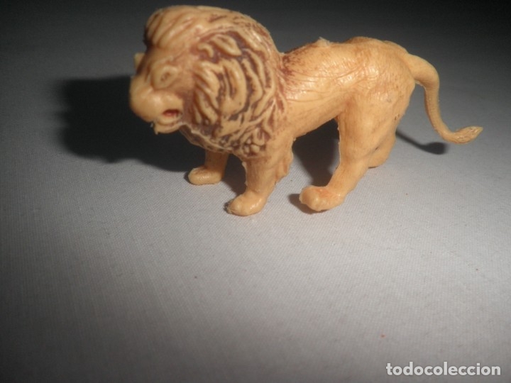 Figuras de goma y PVC: LEON JECSAN O PECH - Foto 1