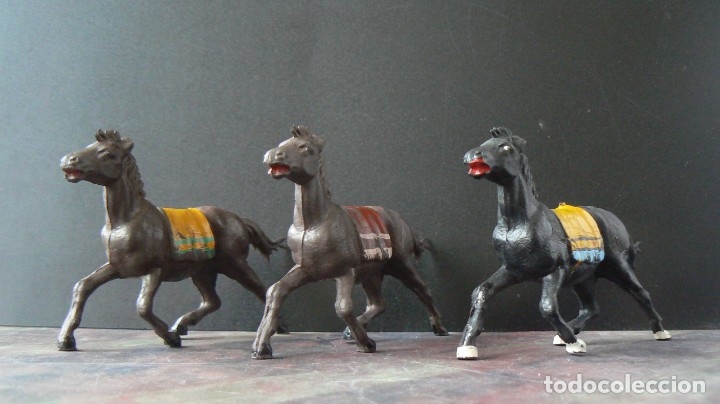 Figuras de goma y PVC: GAMA - TRES CABALLOS DE INDIOS - Foto 1