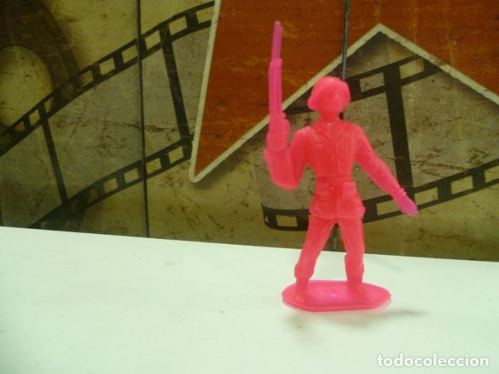 Figuras de goma y PVC: Soldado monocolor espa&ntilde;ol de Comansi - Foto 1
