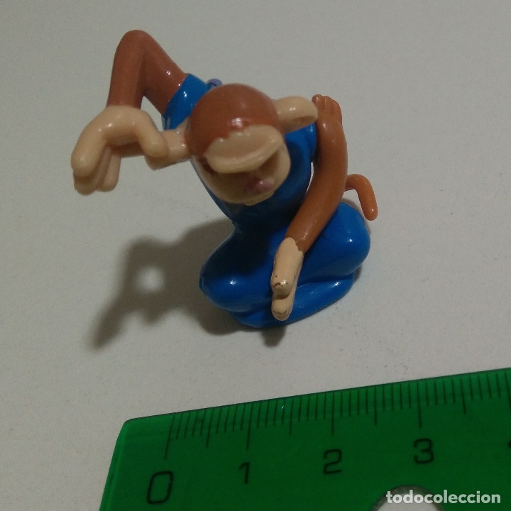 Kinder Figures: KINDER FIGURA MU&Ntilde;ECO figurita mONO KARATE KARATECA FIGURA MU&Ntilde;ECO MONOBLOC macaco ka