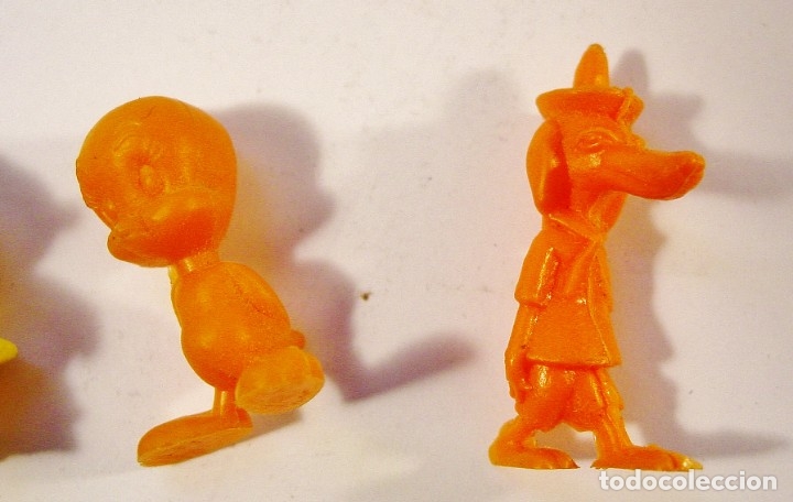 Figuras de goma y PVC: 9 FIGURITAS PIRATAS Y WARNER DE DUNKIN. - Foto 14