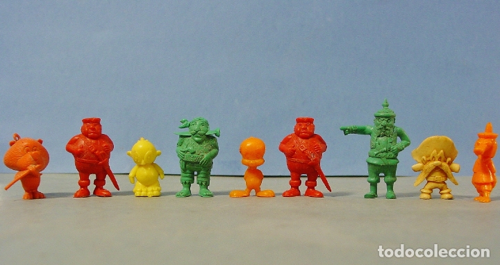 Figuras de goma y PVC: 9 FIGURITAS PIRATAS Y WARNER DE DUNKIN. - Foto 1