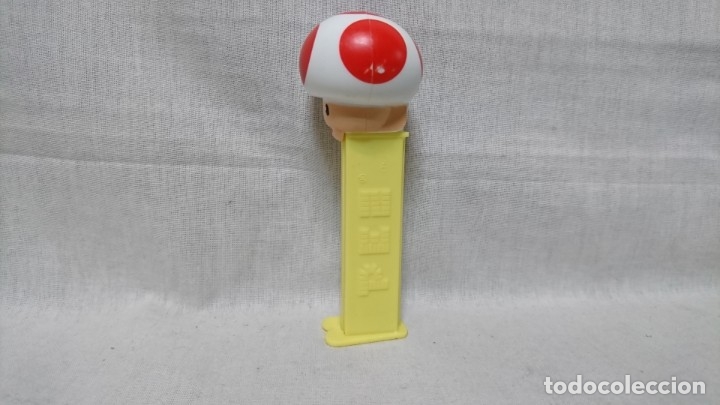 Figuras de goma y PVC dispensador PEZ: DISPENSADOR PEZ, MARIO BROS, TOAD - Foto 2