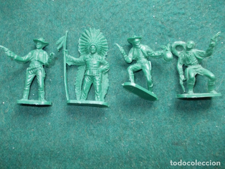 Figuras de goma y PVC: LOTE DE 4 INDIOS Y CONBOYS REANSA - Foto 1