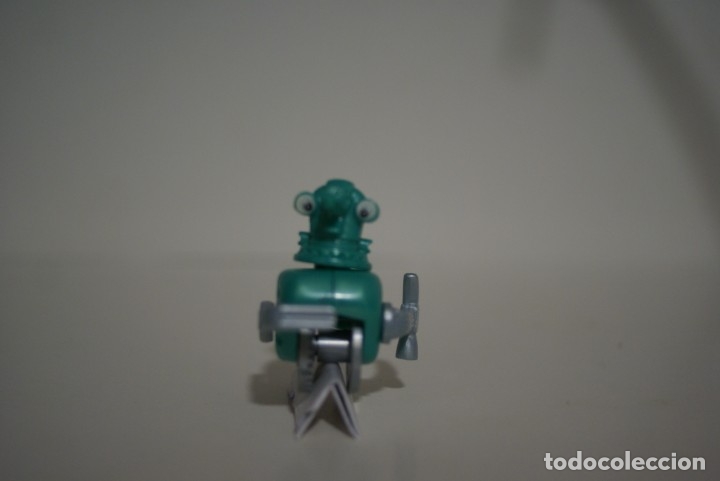 Figuras de Goma Kinder: Robot con martillo K02 N&ordm;42