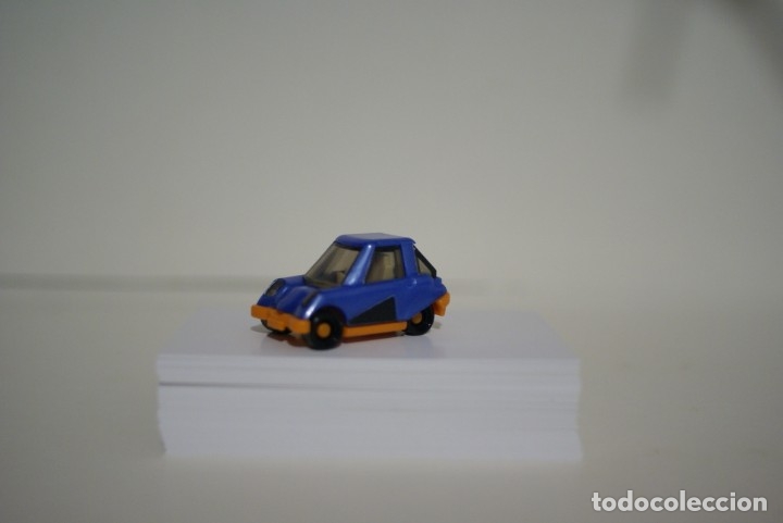 Kinder &Uuml;berraschung: Coche azul metalizado K03 N&ordm; 73