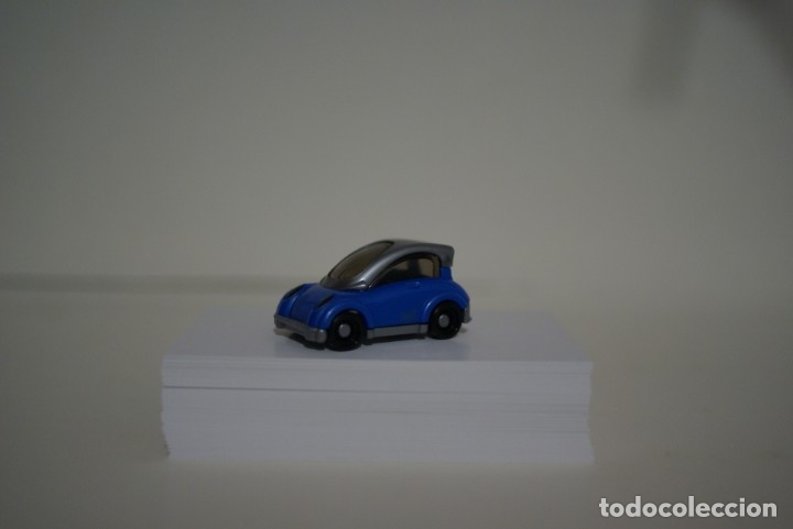 Kinder &Uuml;berraschung: Coche azul K03 N&ordm; 74