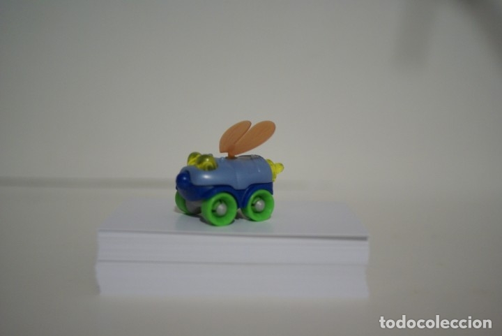 Kinder &Uuml;berraschung: Coche con alas K03 N&ordm; 100