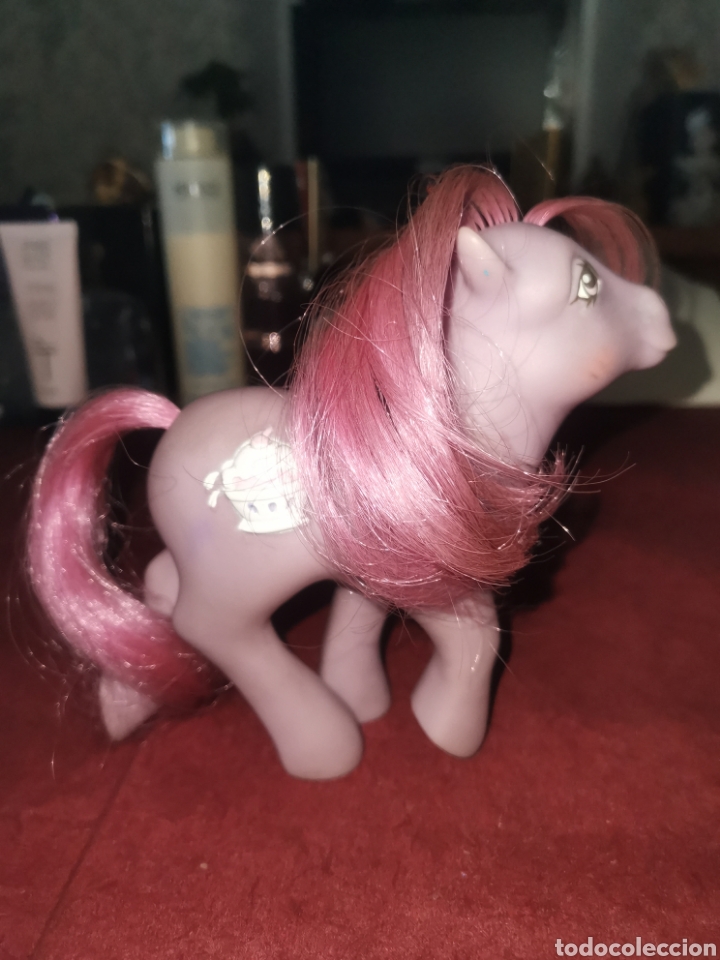 Figuras de goma y PVC: PRECIOSO LITTLE PONY DE HASBRO HONK KONG. COLOR MORADO Y PELO VIOLETA. A&Ntilde;OS 80 MUY LINDO
