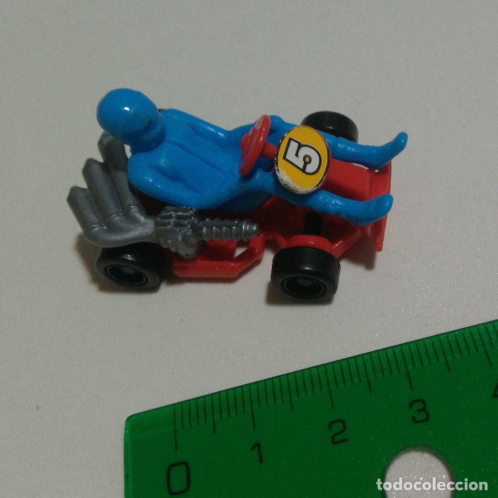 Kinder &Uuml;berraschung: coche kinder carreras piloto 90 antiguo
