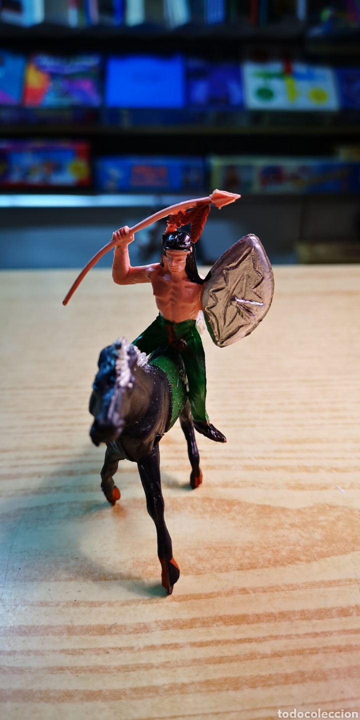 Figuras de goma y PVC: Comans caballo y indio - Foto 1