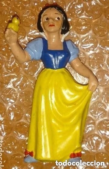 Figuras de goma y PVC: Blancanieves con p&aacute;jaro en la mano - Foto 1