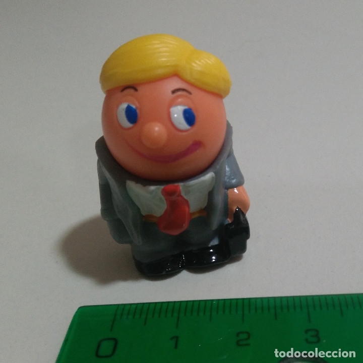 Kinder &Uuml;berraschung: kinder cabezon mu&ntilde;eco 90 ferrero empresario coworker banquero autonomo PYMES