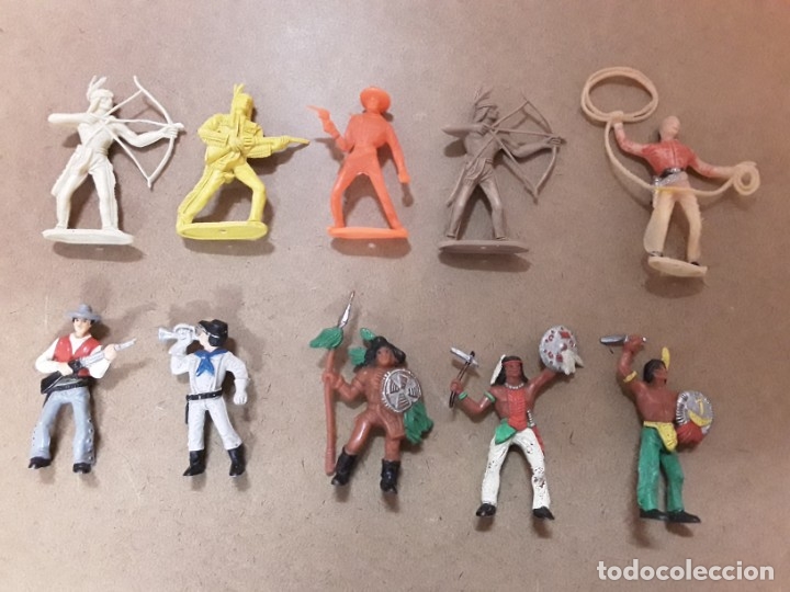 Figuras de goma y PVC: Lote indios vaqueros goma - Foto 1