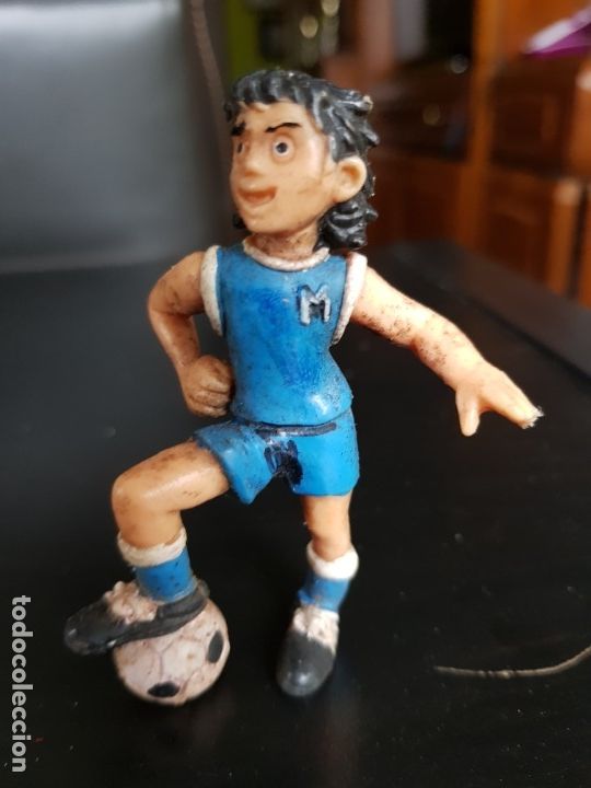 Figuras de Goma y PVC: FUTBOLISTA GOMA-PVC MARADONA N 10 F&Uacute;TBOL JUGUETES A ESCALA ORIGINAL CON BAL&Oacute;N