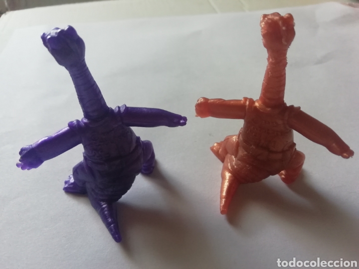 Figuras de goma y PVC: 2 figuras dinosaucers dunkin - Foto 3