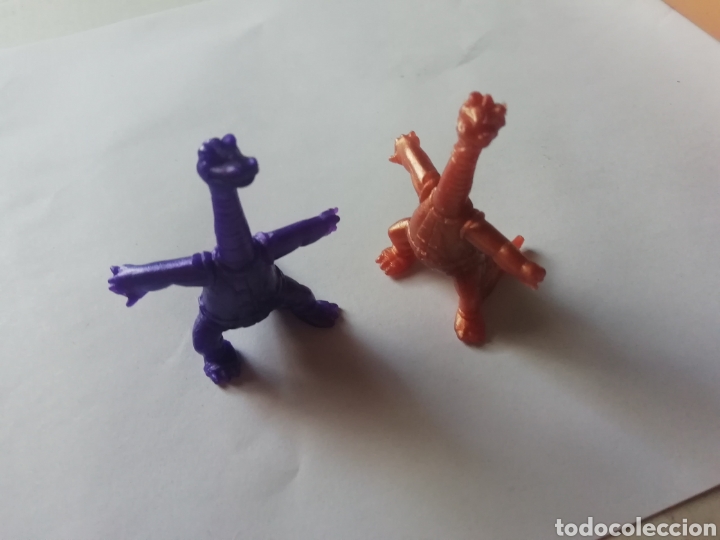 Figuras de goma y PVC: 2 figuras dinosaucers dunkin - Foto 1