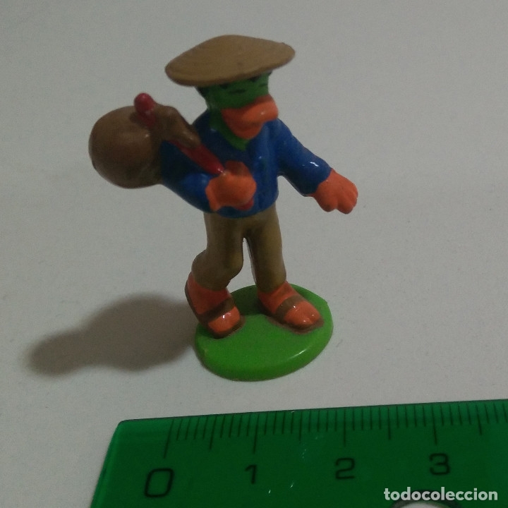 Figuras de Borracha e PVC: anade pato con gorro chino nomada japones figurita mu&ntilde;equito miniatura MARAJA Pumki Globe Trotter