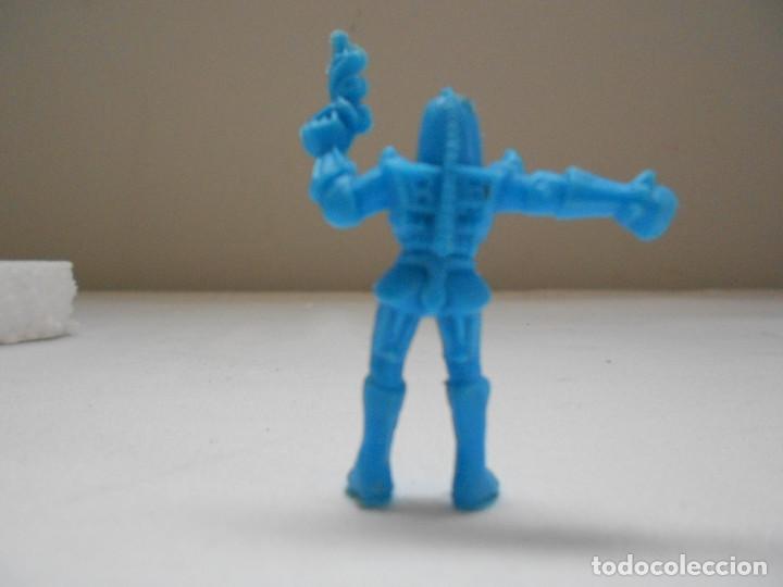 Figuras de goma y PVC: RARA FIGURA DUNKIN. ROBOT? - Foto 2
