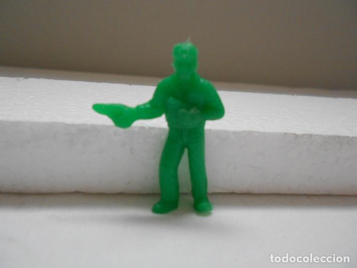 Figuras de goma y PVC: DUNKIN. FIGURA CON DOS PISTOLAS - Foto 2