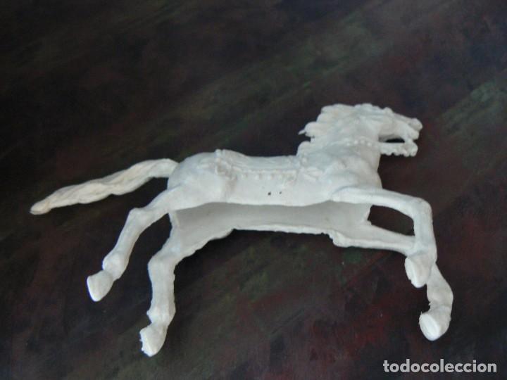 Figuras de goma y PVC: INDIO A CABALLO DE REIGON - Foto 14