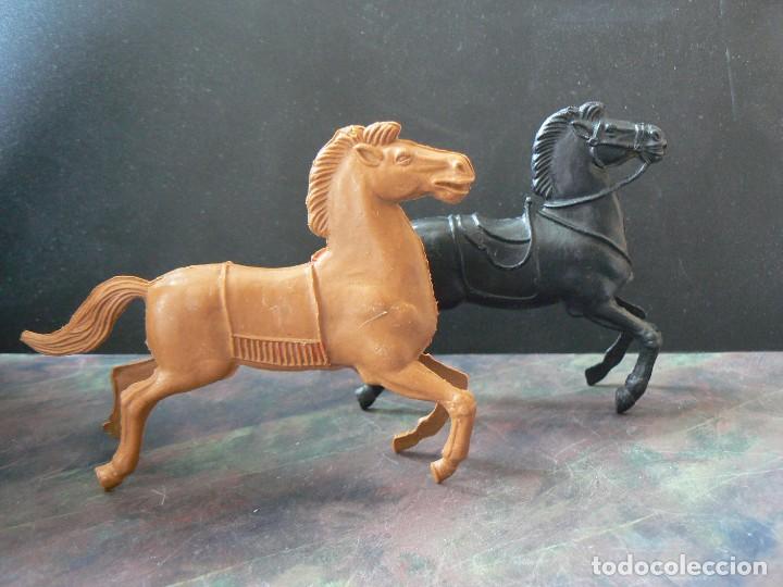 Figuras de goma y PVC: DOS CABALLOS DE LAFREDO - Foto 4