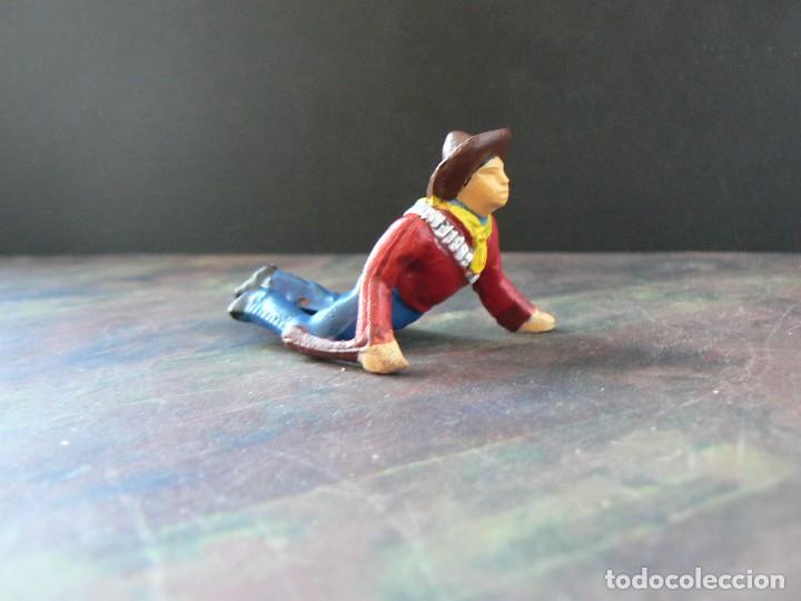 Figuras de goma y PVC: VAQUERO TUMBADO &iquest;ELASTOLIN? - Foto 1