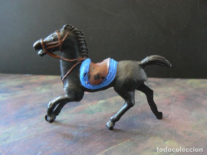 Figuras de goma y PVC: PIPERO - CABALLO - 6,4 CM. - Foto 1