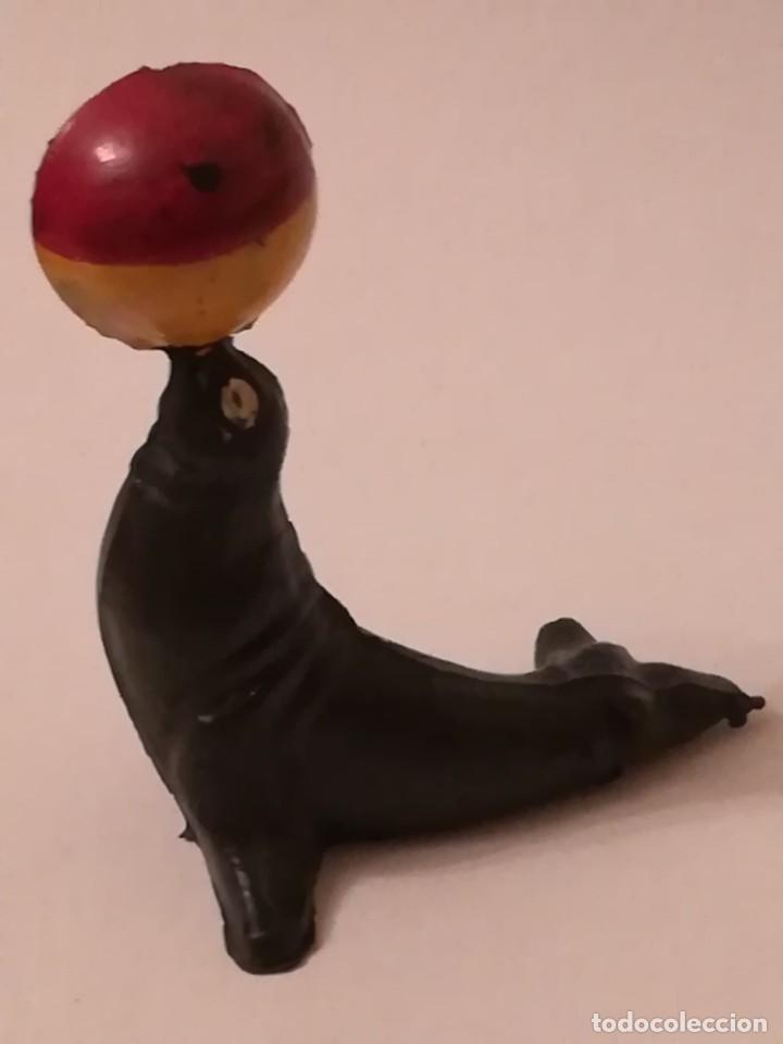 Figuras de goma y PVC: FOCA PECH HERMANOS DE GOMA - Foto 3