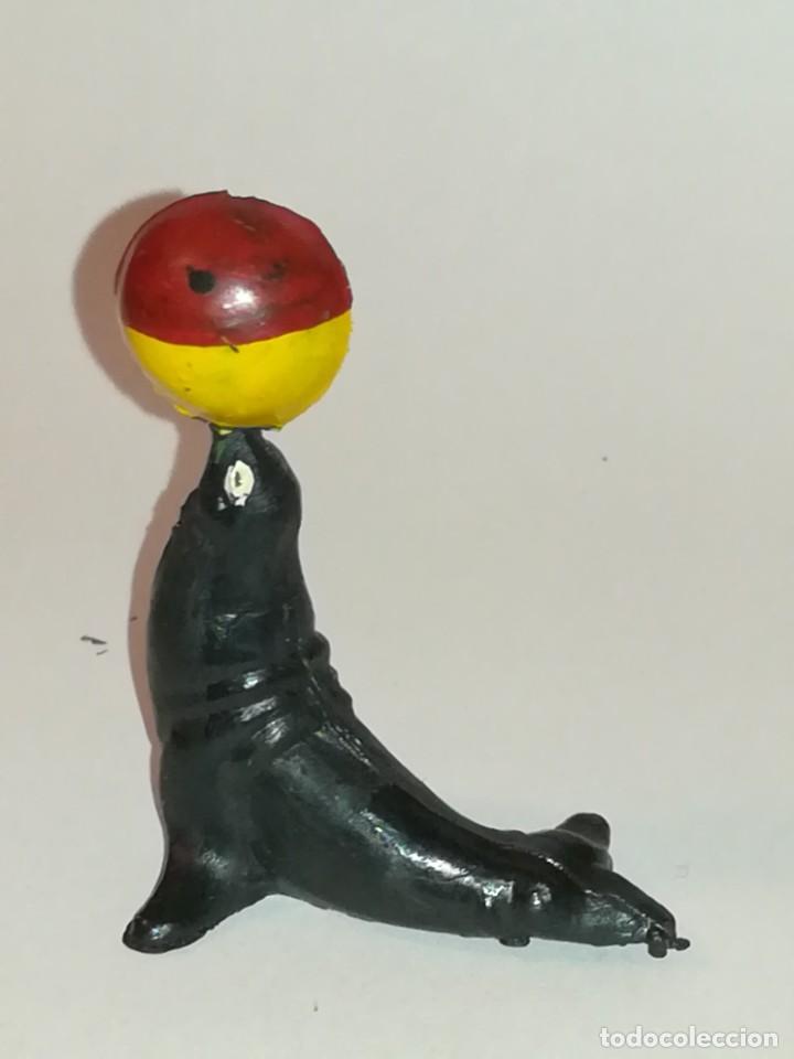 Figuras de goma y PVC: FOCA PECH HERMANOS DE GOMA - Foto 5