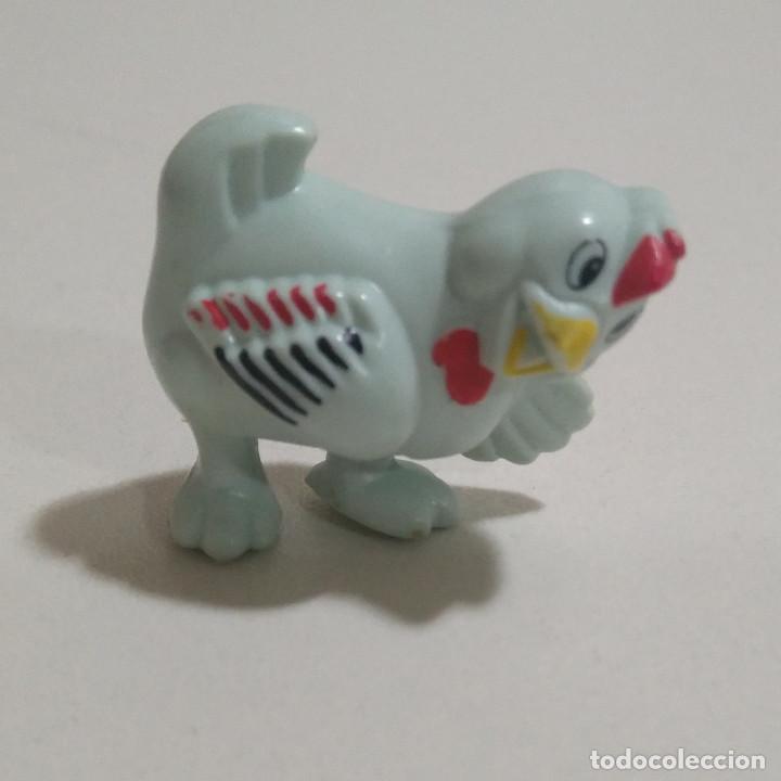 Figuras de Goma Kinder: KINDER GALLINA GRANJA ANIMAL MU&Ntilde;ECO FIGURA POLLITOS POLLOS GRANJA DIORAMA BELEN