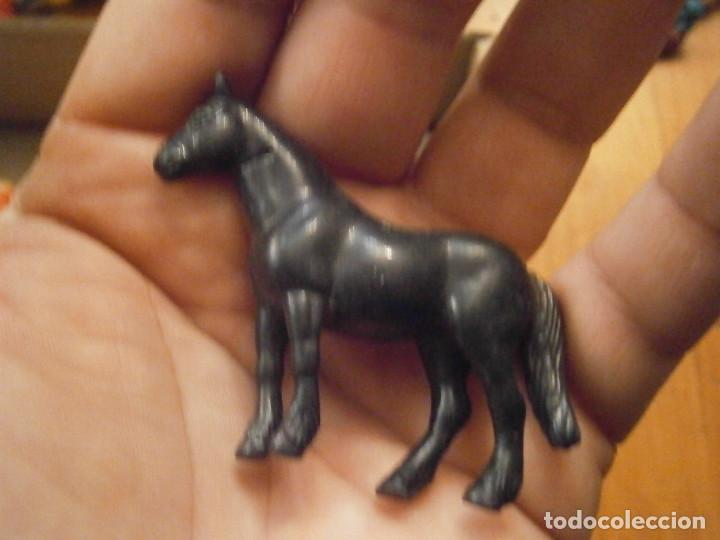 Figuras de goma y PVC: CABALLO - Foto 1