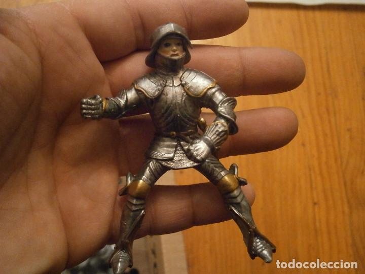 Figuras de goma y PVC: GUERRERO - Foto 1