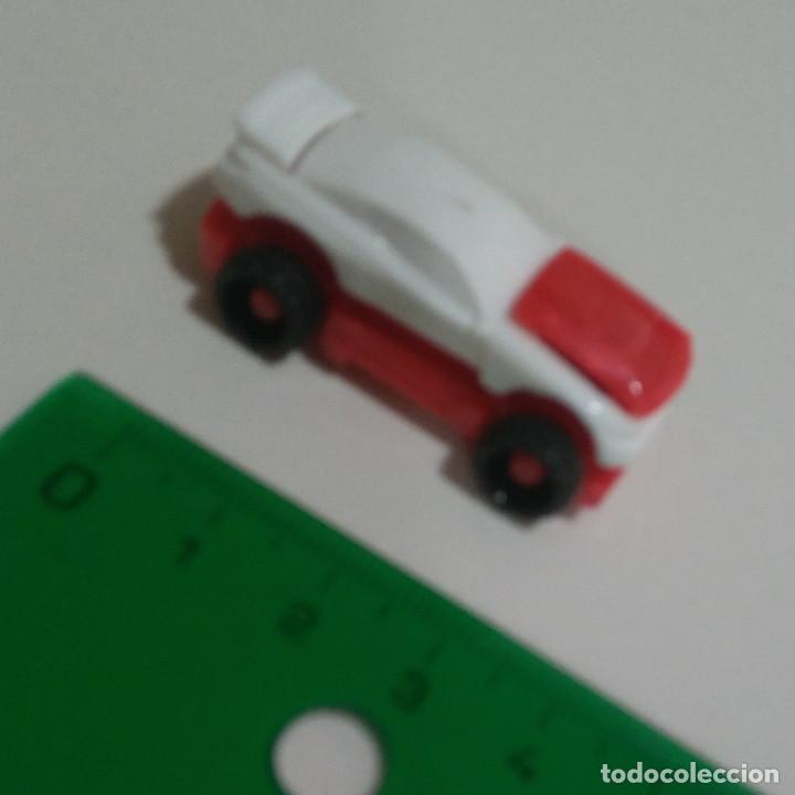 Figuras de Goma Kinder: KINDER EN COCHE HOT WHEELS 2019 MATTEL WHELS MINIATURA CARRERa